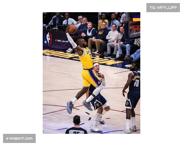 詹姆斯战斧劈扣追平比分 湖人老将关键球能力仍在线